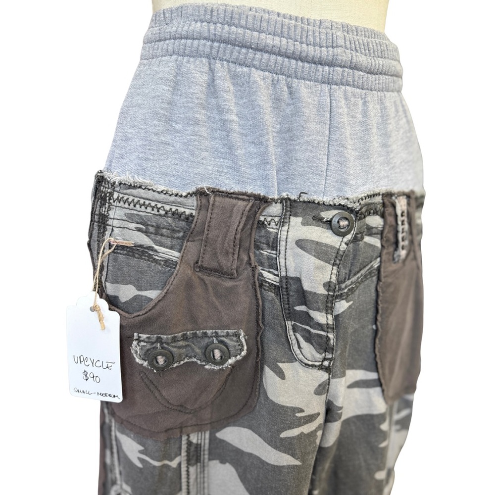 Upcycled by Me: Unisex Customized Camouflage Cargo Sweat Pants y2k camo Small - Picture 4 of 12